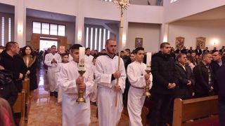 Kistanje: Zadarski nadbiskup Želimir Puljić blagoslovio relikvije sv. Nikole. Foto: Hrvoje Jelavić/PIXSELL Kistanje: Zadarski nadbiskup Želimir Puljić blagoslovio relikvije sv. Nikole. Foto: Hrvoje Jelavić/PIXSELL