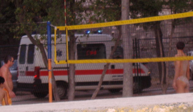 Hitna na bazenu Kolovare (Foto: Siniša Klarica)