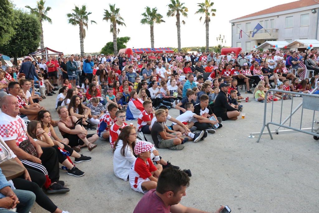 Virski navijači podržali Vatrene Virski navijači podržali Vatrene