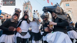 Zadarski karneval 2018: Povorka maškaranih skupina od Gradskih vrata preko Foruma do Narodnog trga Zadarski karneval 2018: Povorka maškaranih skupina od Gradskih vrata preko Foruma do Narodnog trga