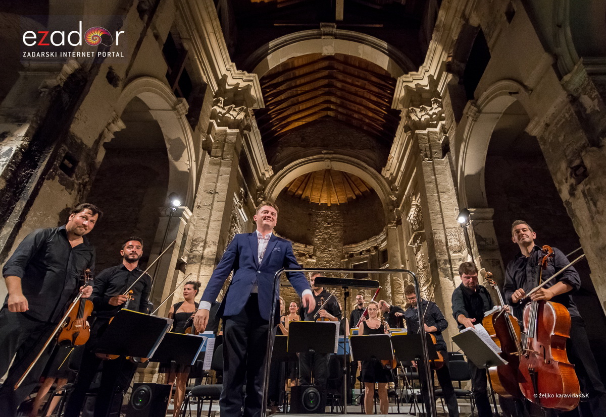 59. Glazbene večeri u sv. Donatu: Orkestar Epoque i gitarist Krešimir Bedek @ Crkva sv. Nikole