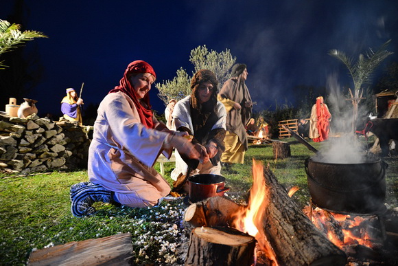 Diklo: Na Bunarima na blagdan sv. Stjepana uprilične žive jaslice Udruge Kveštura. Foto: Iva Perinčić Diklo: Na Bunarima na blagdan sv. Stjepana uprilične žive jaslice Udruge Kveštura. Foto: Iva Perinčić