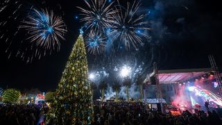 Vatromet, tisuće konfeta, šampanjac, prskalice i koncert Ivana Zaka i Tempo Banda