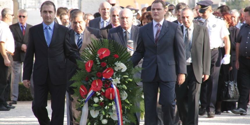 Image 1054139 (auto)