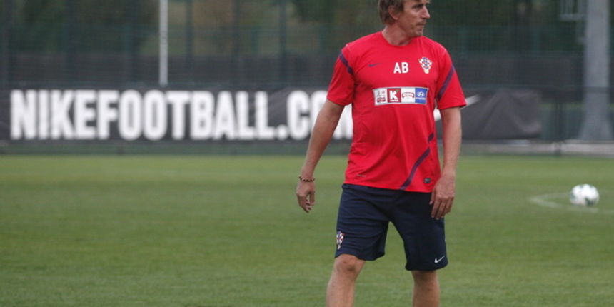 Zagreb, 030912. Zagrebello.Trening Hrvatske nogometne reprezentacije pred prvu utakmicu kvalifikacija za Svjetsko nogometno prvenstvo Brazil 2014 protiv Makedonije koja se igra u Zagrebu 07.09.2012.Na slici: Pomocni trener Alen Boksic.Foto: Nenad Dugi