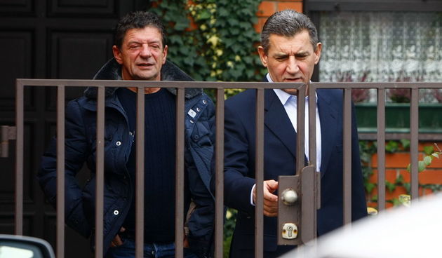 Zagreb, 171112.
Dan nakon oslobadjajuce presude i velicanstvenog doceka u Zagrebu, general Gotovina je jutros sa prijateljem Zeljkom Dilberom napustio dom i uputio se na sastanak sa prijateljima i odvjetnicima.
Foto: Ronald Gorsic / CROPIX