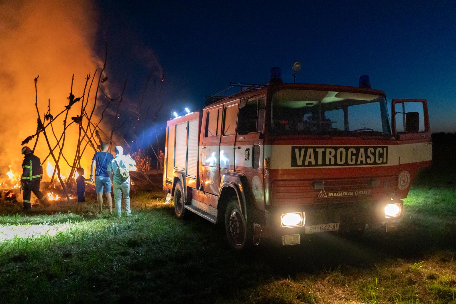 Kozjak: 17. Međunarodni Slama Land Art Festival – “Zlatno doba” Kozjak: 17. Međunarodni Slama Land Art Festival – “Zlatno doba”