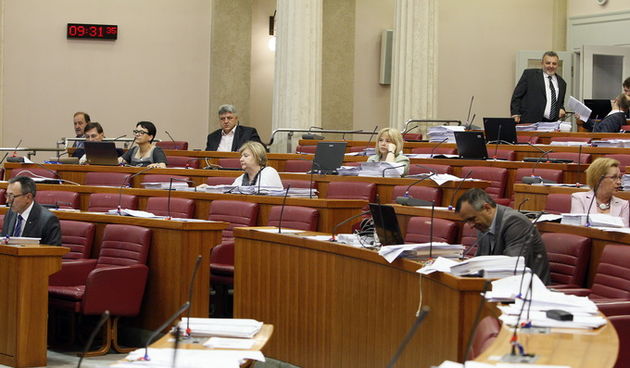 Zagreb, 120712.sjednica Sabor.Nastavak 4. sjednice Hrvatskog sabora. Raspravljalo se o Konacnom prijedlogu izmjena i dopuna Zakona o odgoju i obrazovanju u osnovnoj i srednjoj skoli.Foto: Davor Pongracic / CROPIX