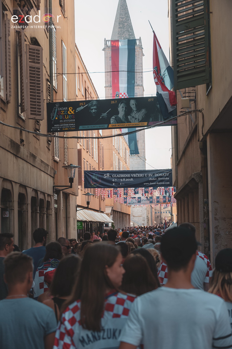 Zadar priredio čudesan doček svojim Vatrenim herojima (1)