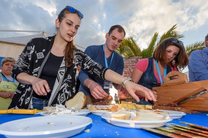 Svečano otvoren 11. biogradski Gastro stol. Photo. Dino Stanin/PIXSELL Svečano otvoren 11. biogradski Gastro stol. Photo. Dino Stanin/PIXSELL