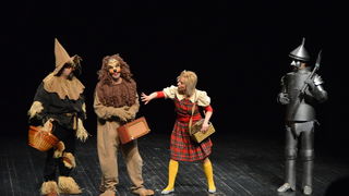 U Kazalištu lutaka Zadar odigrana je predstava “Čarobnjak iz Oza” u režiji Dražena Ferenčine. Foto: Iva Perinčić U Kazalištu lutaka Zadar odigrana je predstava “Čarobnjak iz Oza” u režiji Dražena Ferenčine. Foto: Iva Perinčić