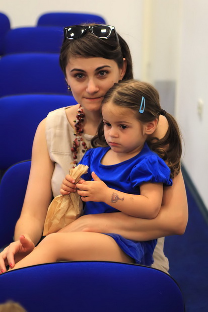 U Gradskoj knjižnici roditelji djece vrtića “Jadran” odigrali su predstavu “Kuća za smeće”, Foto. Roberto Lerga U Gradskoj knjižnici roditelji djece vrtića “Jadran” odigrali su predstavu “Kuća za smeće”, Foto. Roberto Lerga