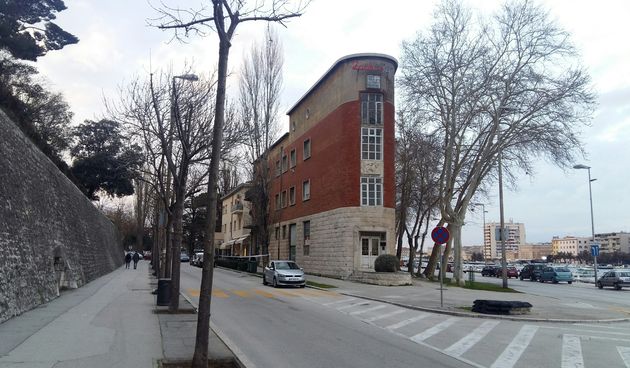 Zgrada Pegla, Ulica Bartula Kašića