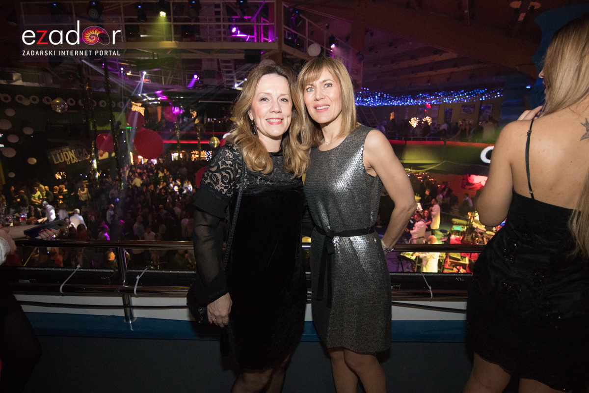 Ludnica u Saturnusu: Najbolji doček u svemiru i šire Ludnica u Saturnusu: Najbolji doček u svemiru i šire