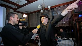 U restoranu Gladne oci Sinisa Vuco proslavio je rodjendan i predstavio spot za pjesmu Bec u kojoj glumi Nives Celzijus. Mladen Burnac. Photo: Igor Kralj/PIXSELL U restoranu Gladne oci Sinisa Vuco proslavio je rodjendan i predstavio spot za pjesmu Bec u kojoj glumi Nives Celzijus. Mladen Burnac. Photo: Igor Kralj/PIXSELL