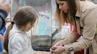 U Zooloskom vrtu u Zagrebu obiljezen Zablji dan u sklopu kojeg su se odrzavale razne radionice, a zainteresirani posjetitelji mogli su i dirati zabe. Photo: Tomislav Miletic/PIXSELL