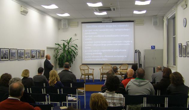 Mjesec borbe protiv ovisnosti, Obiteljski centar 1