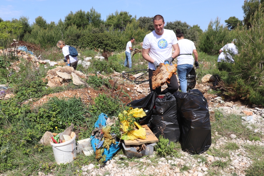 Dan planeta Zemlje – eko akcija na Viru Dan planeta Zemlje – eko akcija na Viru
