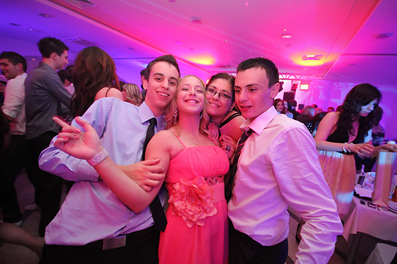 Maturalna večer Ekonomske škole (foto:Saša Čuka) Maturalna večer Ekonomske škole (foto:Saša Čuka)