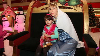 Sv. Luce razveselila mališane u Supernova centru, Foto: Iva Perinčić Sv. Luce razveselila mališane u Supernova centru, Foto: Iva Perinčić