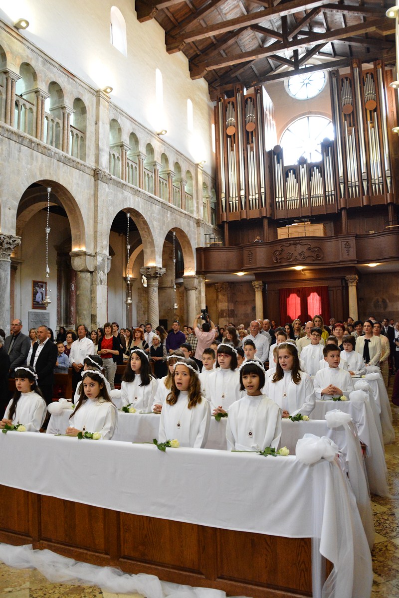 Sakrament Prve pričesti u katedrali sv. Stošije, foto- Iva Perinčić