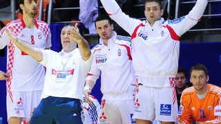 Vrsac, 160112.
Europsko prvenstvo u rukometu u Srbiji.
Prvo kolo, utakmica izmedju Hrvatske i Islanda.
Na slici: hrvatska klupa.
Foto: Drazen Aleksic / CROPIX Vrsac, 160112.
Europsko prvenstvo u rukometu u Srbiji.
Prvo kolo, utakmica izmedju Hrvatske i Islanda.
Na slici: hrvatska klupa.
Foto: Drazen Aleksic / CROPIX