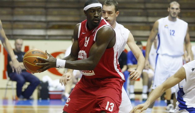 Zagreb, 080910. Dvorana Sutinska Vrela. Podsused. Kosarkaska  pripremna utakmica Cedevita – Buducnost Na slici: Centar Aaron Pettway Foto: Goran Mehkek / CROPIX