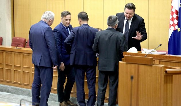 Prekinuto zasjedanje sabora