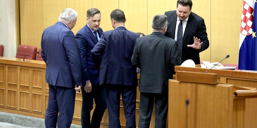 Prekinuto zasjedanje sabora Prekinuto zasjedanje sabora