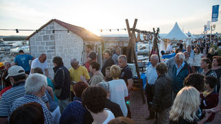 11. Gastol stol na biogradskoj rivi. Foto: Vinko Pešić 11. Gastol stol na biogradskoj rivi. Foto: Vinko Pešić