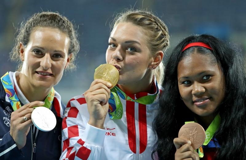 PI Rio de Janeiro, ceremonija dodjele medalja u ženskom disku: zlatnu medalju osvojila je Sandra Perković. Photo: Igor Kralj/PIXSELL PI Rio de Janeiro, ceremonija dodjele medalja u ženskom disku: zlatnu medalju osvojila je Sandra Perković. Photo: Igor Kralj/PIXSELL