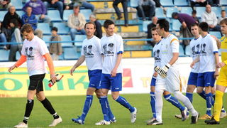 Zadar, 230411.
Nogomet, 26. kolo prve hrvatske nogometne lige : Zadar – Inter. Stadion na stanovima.
Na fotografiji : Nogometasi Zadra sa majicama podrske generalima Gotovini i Markacu.
Foto : Andrija Lucic / CROPIX Zadar, 230411.
Nogomet, 26. kolo prve hrvatske nogometne lige : Zadar – Inter. Stadion na stanovima.
Na fotografiji : Nogometasi Zadra sa majicama podrske generalima Gotovini i Markacu.
Foto : Andrija Lucic / CROPIX