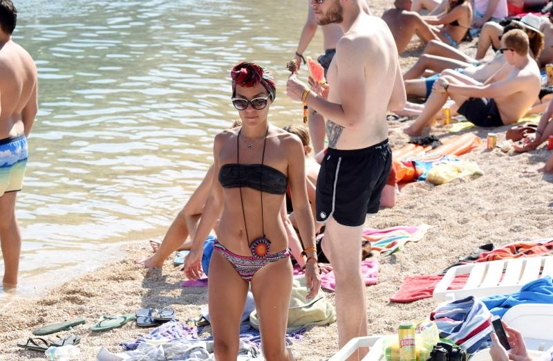 Tisno: Početak Garden Festivala napunio plaže turistima iz cijele Europe, Photo: Hrvoje Jelavic/PIXSELL Tisno: Početak Garden Festivala napunio plaže turistima iz cijele Europe, Photo: Hrvoje Jelavic/PIXSELL