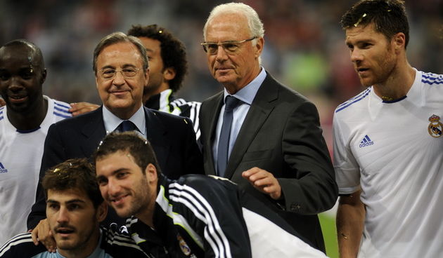 Munchen, 130810. Stadion Allianz Arena. Prijateljska nogometna utakmica izmedju Bayerna i Real Madrida, povodom odlaska Franza Beckenbauera sa svih funkcija iz minhenskog kluba nakon 46 godina kao igrac ili funkcioner kluba. Na slici: predsjednik Reala Fl