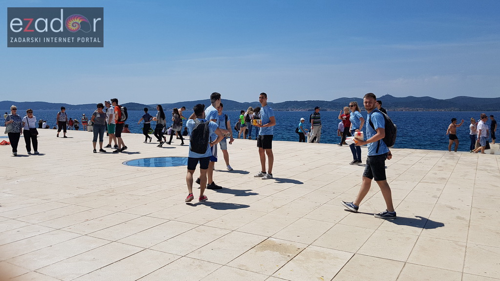 Ludijada maturanata na zadarskoj rivi