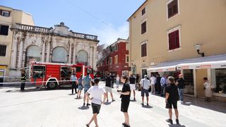 Veliki požar izbio u zgradi na Narodnom trgu Veliki požar izbio u zgradi na Narodnom trgu