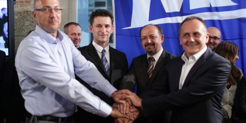 Most nezavisnih lista. Ivan Kovacic, Bozo Petrov, Ivan Lovrinovic, Drago Prgomet. Photo: Grgur Zucko/PIXSELL Most nezavisnih lista. Ivan Kovacic, Bozo Petrov, Ivan Lovrinovic, Drago Prgomet. Photo: Grgur Zucko/PIXSELL