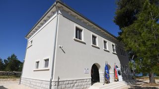 Novouređeni posjetiteljski centar “Kanal sv. Ante” u uvali Minerska u Šibeniku
