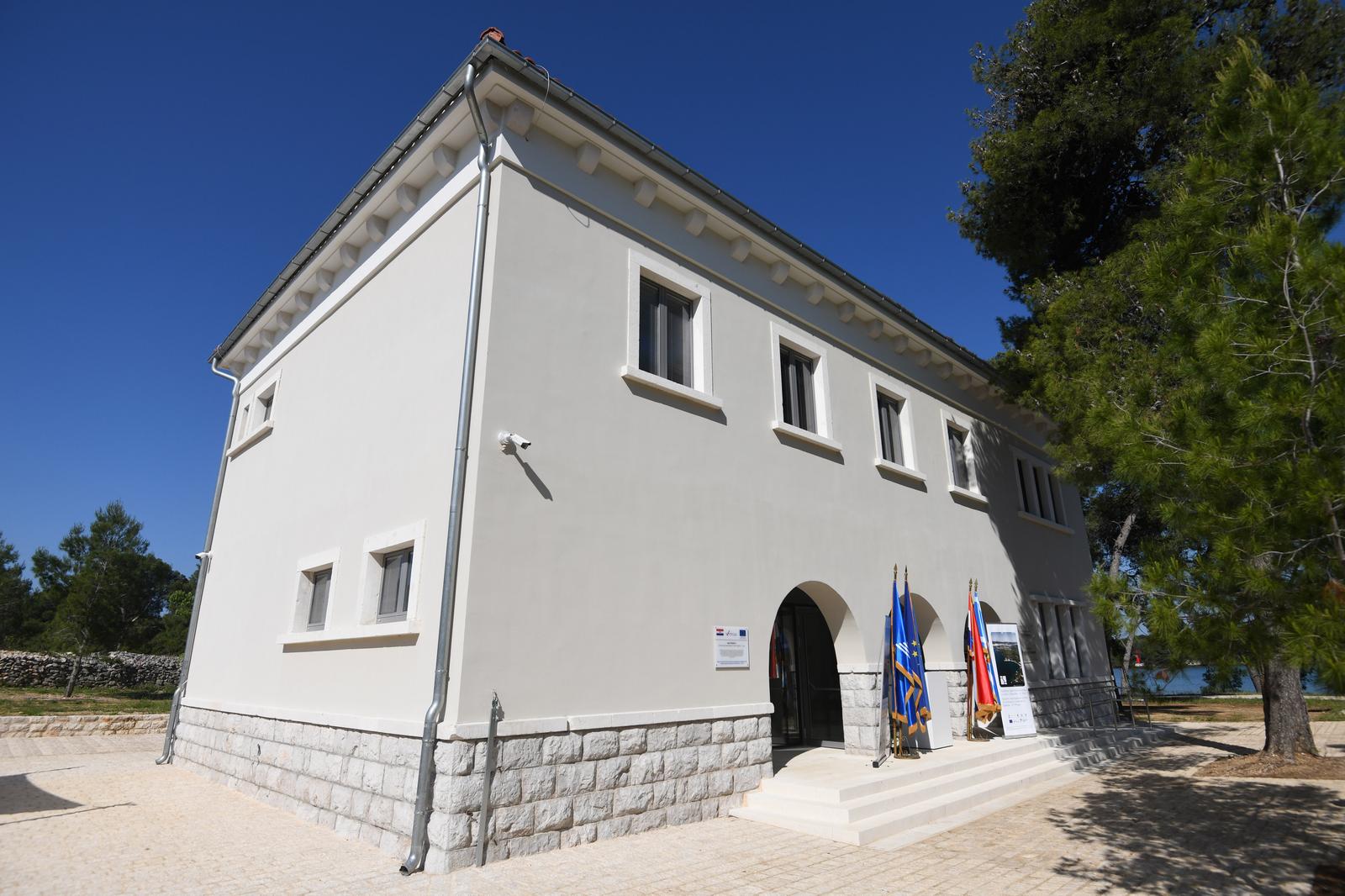 Novouređeni posjetiteljski centar “Kanal sv. Ante” u uvali Minerska u Šibeniku