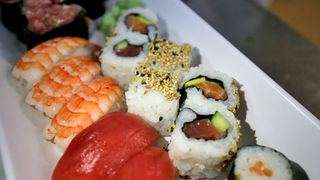 Kako se sinoć spremao sushi za večerašnje otvaranje Tuna, Sushi & Wine Festivala Kako se sinoć spremao sushi za večerašnje otvaranje Tuna, Sushi & Wine Festivala