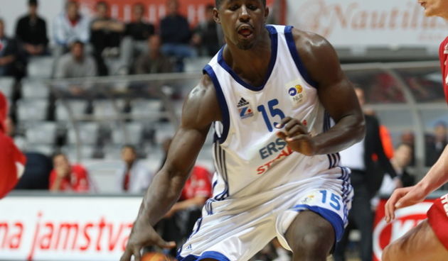 Zadar, 231010. Dvorana Kresimira Cosica. Kosarkaska utakmica NLB-e lile izmedju Zadra i Nynburga. Na fotografiji: Brandon Brown u napadu Foto: Vladimir Ivanov / CROPIX