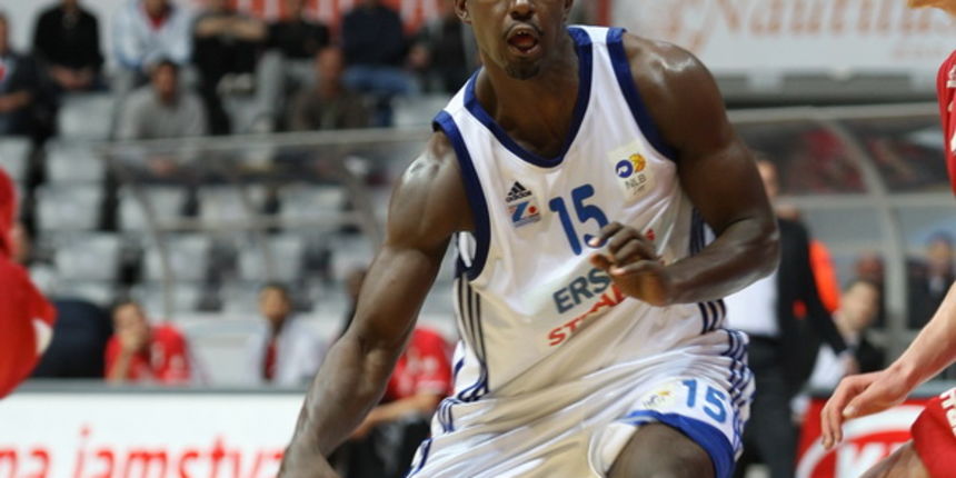 Zadar, 231010. Dvorana Kresimira Cosica. Kosarkaska utakmica NLB-e lile izmedju Zadra i Nynburga. Na fotografiji: Brandon Brown u napadu Foto: Vladimir Ivanov / CROPIX