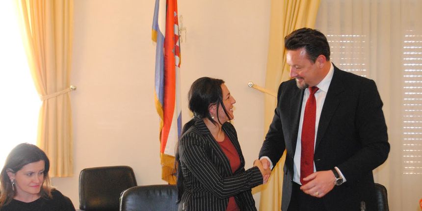 Ministar Kuščević podijelio Odluke o dodjeli kapitalne pomoći Zadarskoj županiji Ministar Kuščević podijelio Odluke o dodjeli kapitalne pomoći Zadarskoj županiji