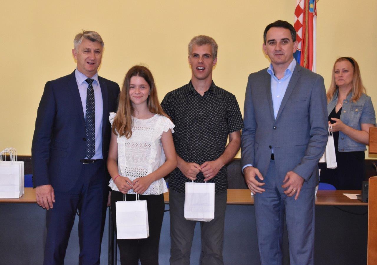 Prijem za nagrađivane učenike osnovnih i srednjh škola