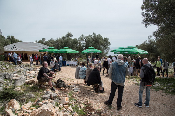 U Vrtovima lunjskih maslina održana 12. Lunjska maslinada. Foto: Vinko Pešić