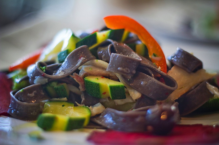 Restoran Bruschetta: Dani dimljenih i mariniranih Cromarisovih proizvoda (3) Restoran Bruschetta: Dani dimljenih i mariniranih Cromarisovih proizvoda (3)