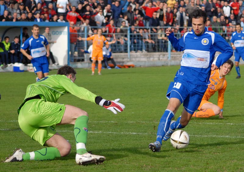 Image 1190241 (auto) Image 1190241 (auto)