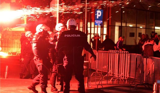 Policija na prosvjedu u Podgorici, Foto: Hina