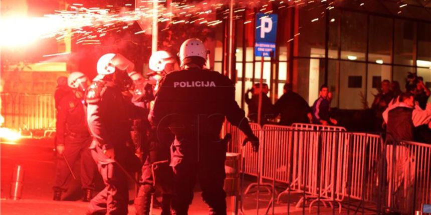 Policija na prosvjedu u Podgorici, Foto: Hina Policija na prosvjedu u Podgorici, Foto: Hina