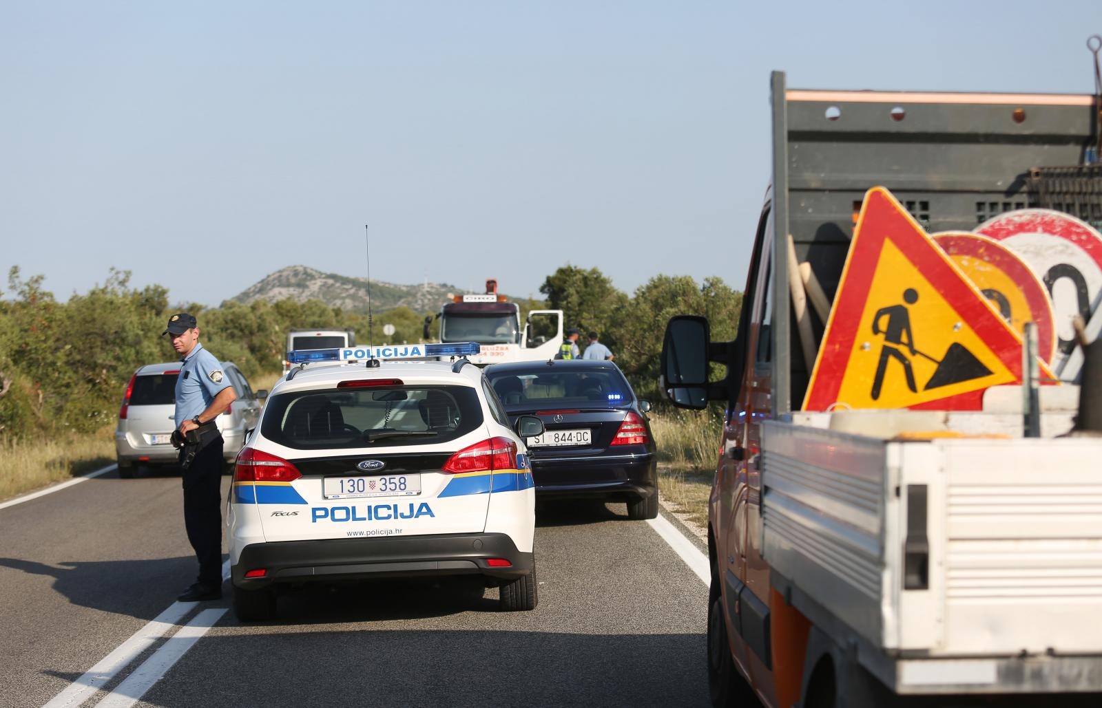 Prosika: Pri slijetanju automobila s kolnika jedna je osoba poginula Prosika: Pri slijetanju automobila s kolnika jedna je osoba poginula